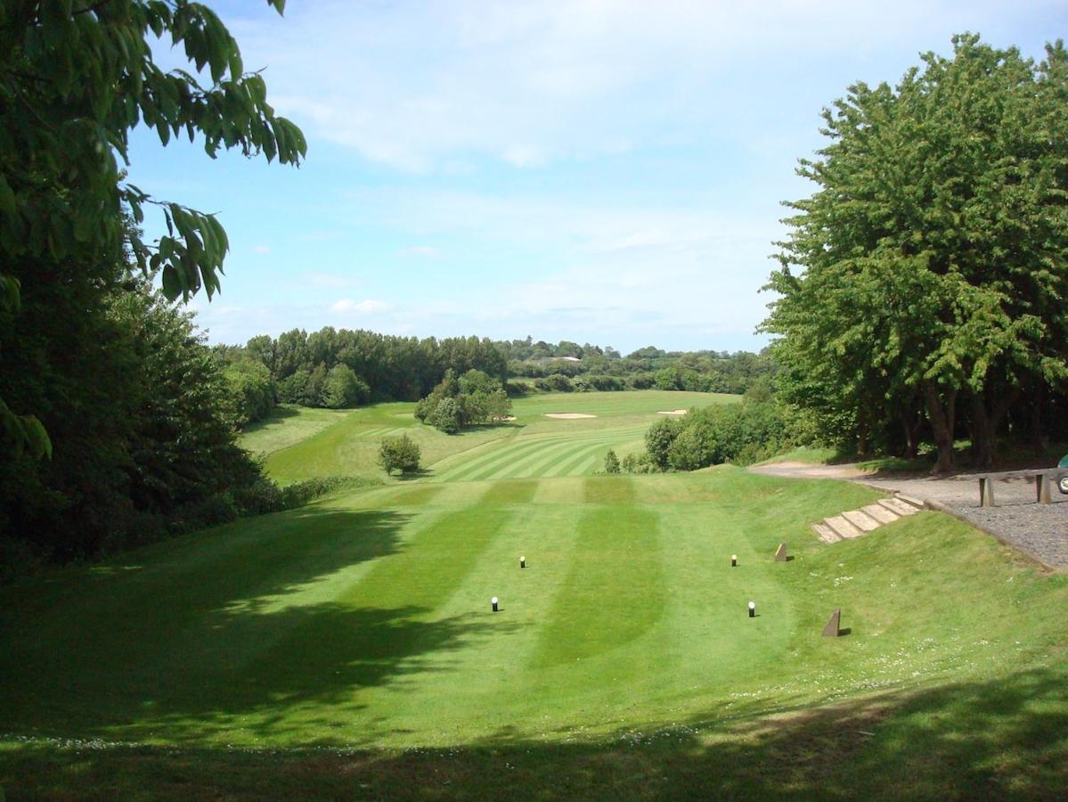 Cave Hotel & Golf Resort Faversham Exterior foto